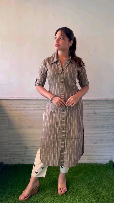 Skater Design, Collar Kurti, Dress Designs For Stitching, Cotton Suit Designs, Cotton Dress Pattern, Stylish Kurtis, Salwar Neck Designs, Simple Frock Design, Stylish Kurtis Design