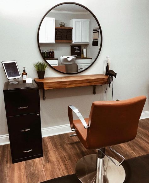 Gorgeous spaces inspire gorgeous creations! Check out the beautiful @daribhair in Lafayette, LA! 😍✂️✨ . Salon Suite Decor, Salon Interior Design Ideas, Natural Hair Salon, Nail Salon Interior Design, Beauty Salon Interior Design, Home Hair Salons, Home Beauty Salon, Hair Salon Design, Hair Salon Interior