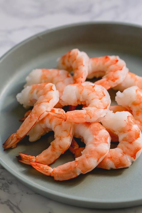 Boiling shrimp is one of the quickest and easiest methods of cooking shrimp. And they're perfect for classic shrimp cocktail, shrimp salsa, for sushi rolls and more! The best part it takes less than 5 minutes. Raw Peeled Shrimp Recipes, Cook Raw Shrimp On Stove, How To Cook Jumbo Shrimp, Louisiana Boiled Shrimp, Best Boiled Shrimp Recipe, Boiled Shrimp Recipe Easy, Beer Boiled Shrimp, How To Boil Shrimp For Shrimp Cocktail, Boiling Shrimp For Shrimp Cocktail