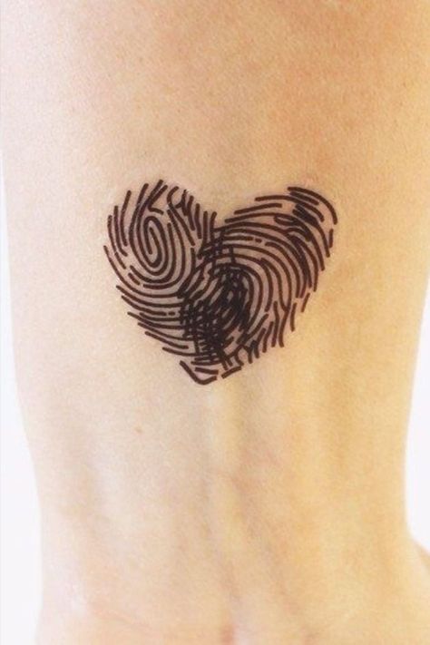 Female Cute Tattoos, Tattoo Ideas Female Different, Tattoos To Get With Your Parents, Minimalistic Tattoo Ideas Female, Cute Female Tattoos Ideas, Tattoo Ideas Female 2023, Tattoos For Neices, Cool Tattoo Ideas Female, Heart Tattoo Ideas Female