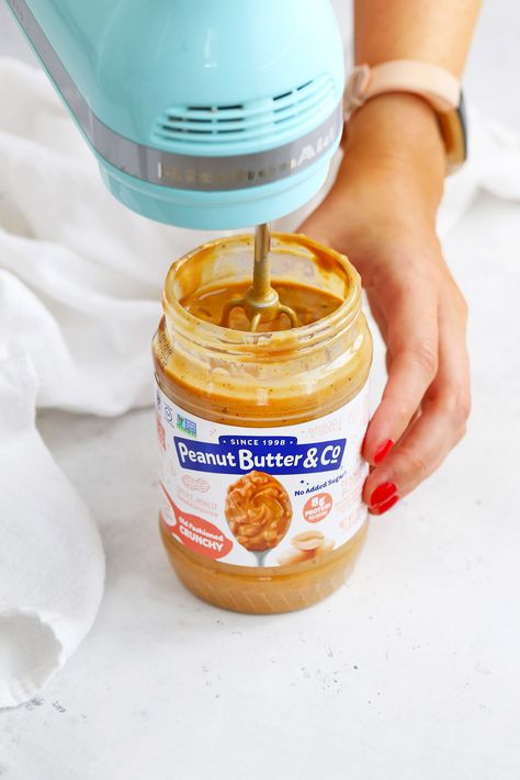 The BEST Way to Mix Natural Peanut Butter Mixture Recipe, Food Habits, Healthy Food Habits, Peanut Butter Chocolate Bars, Vegan Peanut Butter, Peanut Butter Bars, Cookie Flavors, Recipes Appetizers And Snacks, Weekend Breakfast