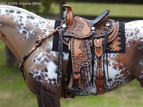 Fantasy Mounts, Barrel Racing Tack Rodeo, Horses Tack, Spotted Horse, Schleich Horses, Bryer Horses, Western Trail, Horse Reference, Trail Saddle