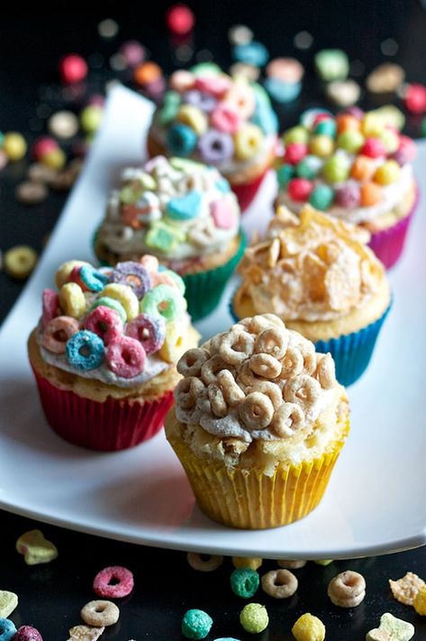 Cereal Cupcakes, Cupcake Truck, Breakfast Cupcakes, Cereal Dessert, Sweet Cupcake, Foodie Friday, Cupcake Flavors, S'mores, Yummy Cupcakes