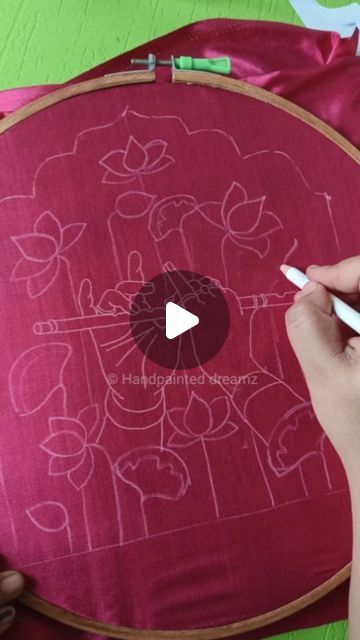 Painting Blouses Patterns, Fabric Paint Designs In Blouse, Fabric Paint Designs On Blouse, Blouse Back Painting Designs, Blouse Fabric Painting Design, Applique Work Tutorial, Painting On Saree Design, Hand Painting Designs On Fabric, Fabric Painting Designs For Blouse