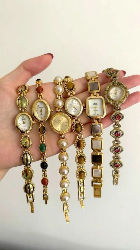 Vintage Jewelry Gold, Vintage Saat, Gold Vintage Watch, Gold Vintage Jewelry, Watch Rings, Vintage Gold Jewelry, Vintage Gold Watch, Pretty Watches, Dope Jewelry Accessories