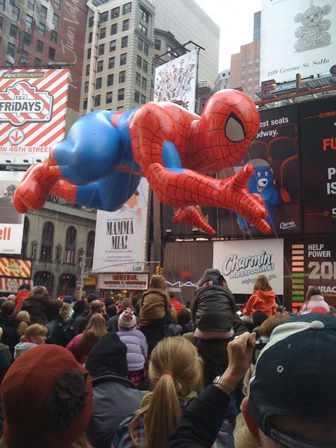 Renegades Aesthetic, Parade Aesthetic, Nyc Thanksgiving, Macy's Parade, 3 Spiderman, Macys Parade, Radio Drama, Thanksgiving Parade, Thanksgiving Day Parade