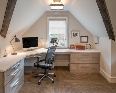 Attic Office Ideas, Attic Office, Rustic Home Offices, Attic Bedroom Designs, Office Design Inspiration, Loft Office, Attic Design, Office Inspo, Attic Renovation