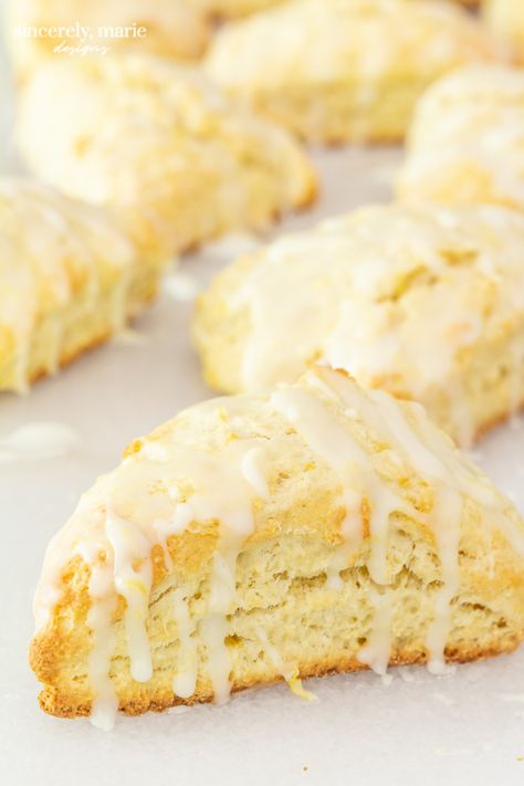 Vanilla Scones, Almond Scones, Buttermilk Scones, Drop Scones, Scones Recipe Easy, Orange Scones, Sweet Kitchen, Lemon Scones, Orange Glaze