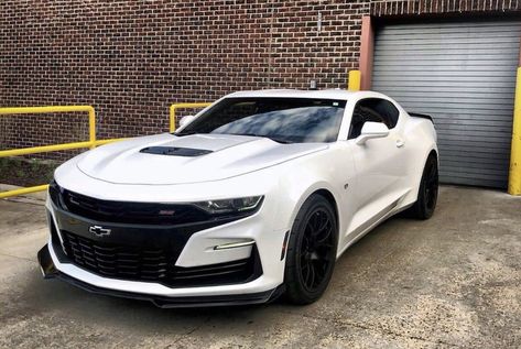 2023 Camaro, Monster Car, Dodge Muscle Cars, Roblox Guy, Camaro Zl1, Cool Sports Cars, Nice Cars, Camaro Ss, Luxury Homes Dream Houses