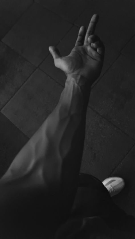 Find the route 📍 #snap #aesthetic #veins Aesthetic Veiny Hands, Black Veiny Hands, Muscle Astethic, Hands Veins Men, Vein Hands Aesthetic, Veiny Arms Aesthetic, Hand Veins Men Aesthetic, Vieny Hand Man, Arm Veins Aesthetic