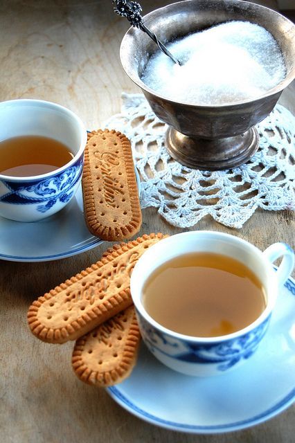 still life tea Two Cups Of Tea, Tea And Cookies, Cups Of Tea, Cuppa Tea, Tea Break, Tea Art, My Cup Of Tea, Tea Recipes, High Tea