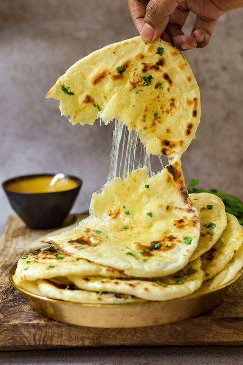 Cheesy Garlic Naan Bread Cheesy Garlic Naan, Garlic Naan Bread Recipe, Garlic Naan Bread, Naan Bread Recipe, Cheese Naan, Recipes With Naan Bread, Garlic Naan, Naan Recipe, Garlic Cheese