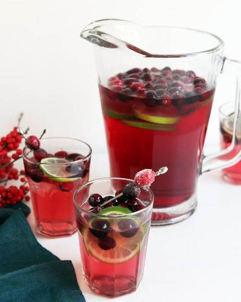 Essen, Margaritas, Delicious Mixed Drinks, Pitcher Margaritas, Cranberry Margaritas, Holiday Drinks Alcohol Christmas, Holiday Drinks Alcohol, Cranberry Margarita, Pitcher Drinks