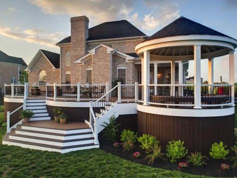 white and brown wooden backyard deck Deck Patio Ideas, Wood Deck Designs, Deck Designs, Real Estat, Villa Plan, Deck Patio, Diy Deck, Backyard Deck, Building A Deck