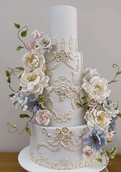 Quince Cake Ideas Quinceanera, Bridgerton Inspired Wedding Cake, Regal Wedding Cake, Wedding Cake Bridgerton, Bridgerton Wedding Cake, Bridgerton Cake, Fairytale Wedding Cake, Cake Flowers Wedding, Bridgerton Wedding