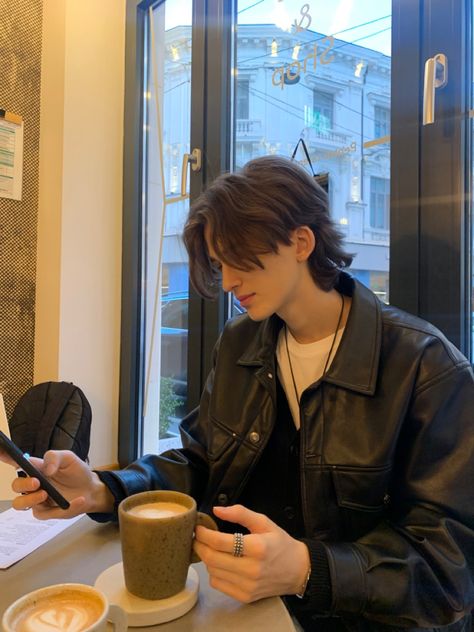 Cafe Aesthetic Outfit Men, Sitting In Cafe Pose, Photography Poses Cafe, Man Coffee Aesthetic, Cafe Boy Aesthetic, Poses For Men In Cafe, Coffee Poses Photo Ideas Men, Cafe Photoshoot Aesthetic, Pose In The Cafe