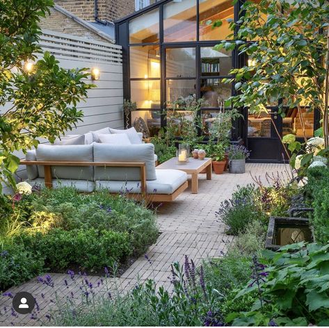 Ideas Terraza, Garden Design London, Small Garden Landscape, Small Courtyard Gardens, Courtyard Gardens Design, Back Garden Design, London Garden, Patio Garden Design, Outdoor Gardens Design