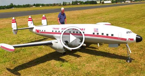 Giant RC Lockheed Super Constellation - Took 5 Years to Build Electric Rc Planes, Helicopter Cockpit, Super Constellation, C 17 Globemaster Iii, Rc Plane Plans, Radio Controlled Aircraft, Camping Gazebo, Plane Art, Radio Control Airplane