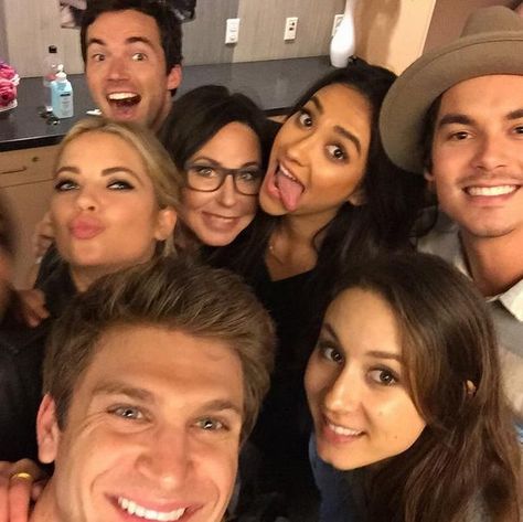 <3 Pretty Little Liars Characters, Ezra Fitz, Pll Cast, Ian Harding, Tyler Blackburn, Secret Obsession, Great Friends, Pretty Little Liars, Best Shows Ever