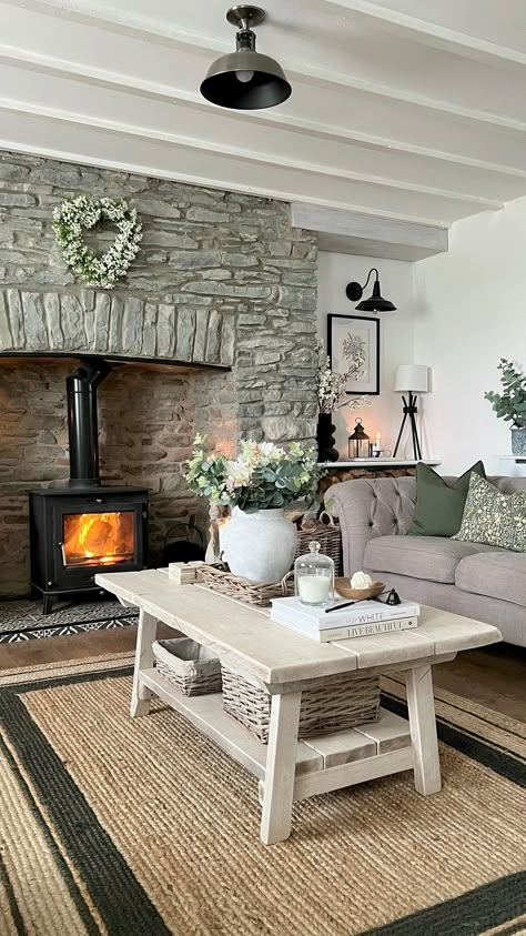 Small Cottage Living Room Ideas Rustic, Terrace Cottage Living Room, Cottage Uk Interior, Uk Cottage Interiors, Farm Cottage Interior, Small Cottage Interiors Bedroom, Cottage House Living Room, Cottage Lounge Ideas, Grade 2 Listed Cottage Interiors