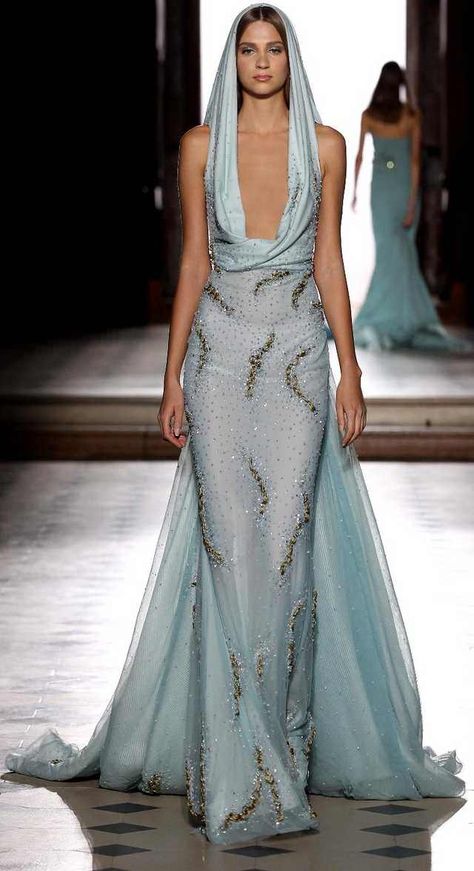 Imgur Post - Imgur Blue Runway Fashion, Stile Kylie Jenner, Tony Ward Couture, Tony Ward, Makijaż Smokey Eye, Beaded Prom Dress, Evening Dress Fashion, Tulle Prom Dress, Couture Gowns