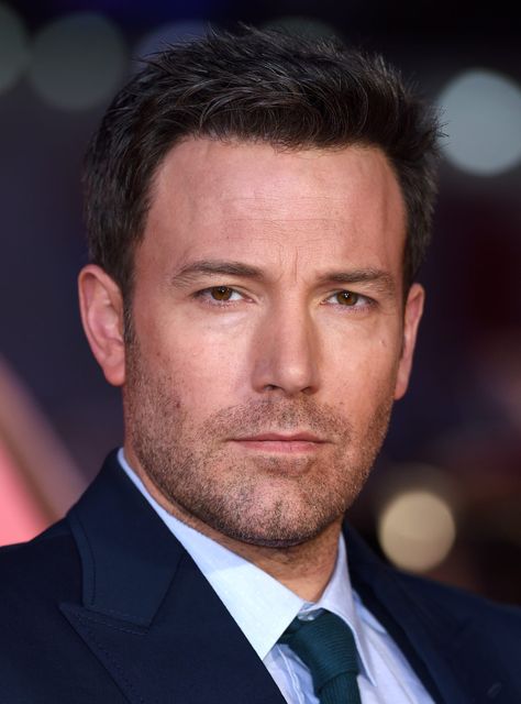 Ben Affleck Says He Was “So Uncool” Post-J.Lo Split+#refinery29 Ben Affleck Beard, Young Ben Affleck, Ben Affleck Bruce Wayne, Batman Actor, Man Celebrity, Affleck Batman, Ben Affleck Batman, Celebrity Airport Style, Good Will Hunting