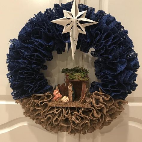 Manger Wreath, Nativity Wreath, Christmas Wreath Designs, Religious Wreath, Burlap Christmas Wreath, Christmas Mesh Wreaths, Wreath Burlap, Burlap Christmas, Shelf Liner