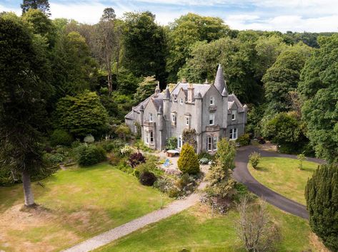 19 incredible Scottish castles and estates for sale, from £130,000 to £9.5 million Scottish Castles For Sale, Castle Style Homes, Isle Of Bute, European Palace, Castle Estate, Small Castles, Castle Mansion, Castles In Scotland, Scottish Castles