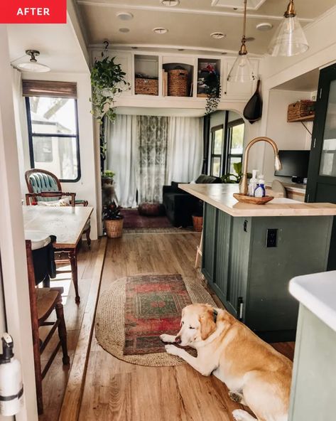 Rustic Renovation Ideas, Cute Camper Interior, Rustic Trailer, Boho Camper Interior, Camper Living Full Time, Camper Home Ideas, Skoolie Ideas, Small Travel Trailer, Toy Hauler Rv