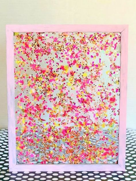 DIY Confetti Wall Art Diy Artwork, Tutus, Crafts For Bedroom, Diy Crafts For Bedroom, Confetti Wall, Arts And Crafts For Teens, Wall Art Diy, Diy Craft Tutorials, Mom Diy