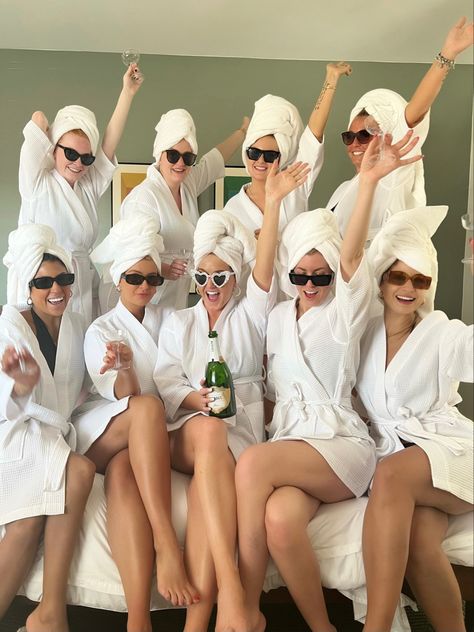 Classy Bachelorette Party, Bachelorette Inspo, Bridesmaid Photoshoot, Vegas Bachelorette Party, Bachelorette Party Weekend, Vegas Bachelorette, Wedding Bachelorette Party, Bachelorette Party Planning, Bachelorette Themes