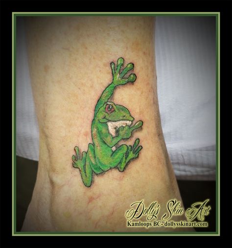 green colour frog middle finger white ankle sassy tattoo kamloops dolly's skin art Middle Finger Tattoos, Colour Tattoos, Kamloops Bc, Frog Tattoos, Frog Drawing, Finger Tattoo, Tree Frogs, Skin Art, Green Colour