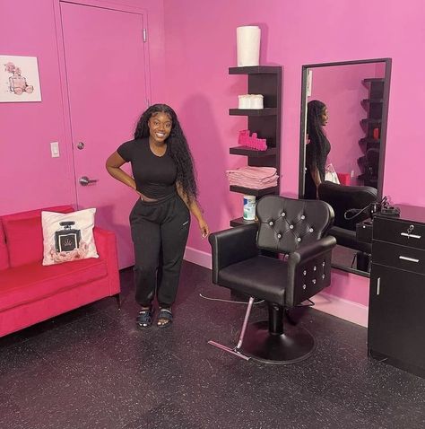 Hairdresser Room Ideas, In House Salon Ideas Small Spaces, Rich Off Hair Wall, Light Pink Beauty Room, At Home Salon Decor, Minimalist Salon Suite Decor, Hairstyles Room Decor, Hair Braiding Salon Ideas, Braiding Salon Suite Ideas