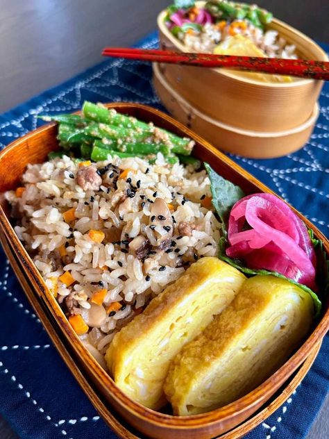 Takikomi Gohan, Japanese Rice Dishes, Food Japanese, Rice Dish, Japanese Rice, Japanese Kitchen, Rice Grain, Shiitake Mushroom, Traditional Japanese