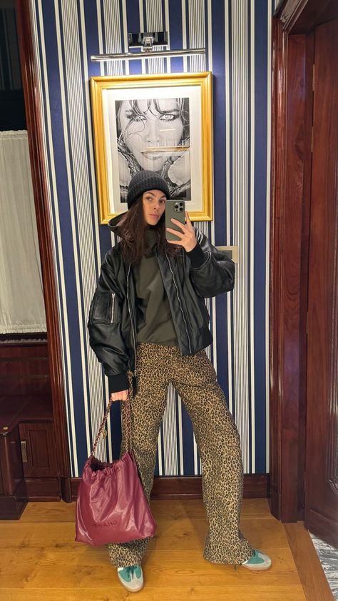 Vittoria Ceretti - IG Story January 28, 2024 Vittoria Ceretti, Causual Outfits, Street Style Inspiration, Hailey Bieber, Insta Story, Ig Story, Sweater Weather, Streetwear Fashion, Fashion Models