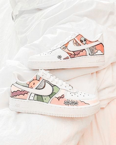 Drawing On Nike Shoes, Draw On Sneakers, Custom Baby Shoes, Shoe Painting, Painted Shoes Diy, Custom Sneakers Diy, Diy Sneakers, Nike Shoes Air Force, Painted Sneakers