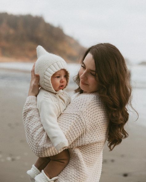 Oregon Coast Family/Motherhood photo session🌲🌊 I don’t even know if I could pick a favorite.. I wish I could post them all 😭 Oddly enough the breeze was warm and made for a perfect night. Cannot wait to deliver them this gallery! I always encourage my clients to print their photos, & I have a print shop attached to each gallery I send for my clients convenience 🫶🏼 #oregoncoastphotographer #pnwcoast #coastalphotography #couplesphotography #elopementphotographer #elopementcollective #micr... Motherhood Photos, Motherhood Photography, Christmas Family Photos, Perfect Night, Christmas Family, Oregon Coast, Photo Inspo, Photo Session, Family Photo