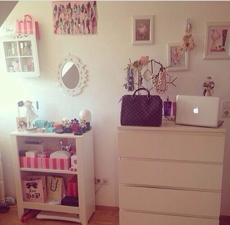 2016 Room, 2014 Vibes, Tumblr Bedroom, Babe Cave, Tumblr Rooms, Bedroom Decorations, Girly Aesthetic, This Is Your Life, Girly Room