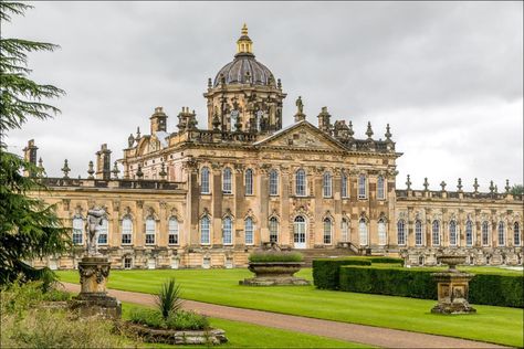 Uk Castles, Castle Exterior, English Houses, Castle Howard, Royal Castle, British Architecture, English Castles, Royal Castles, English Manor