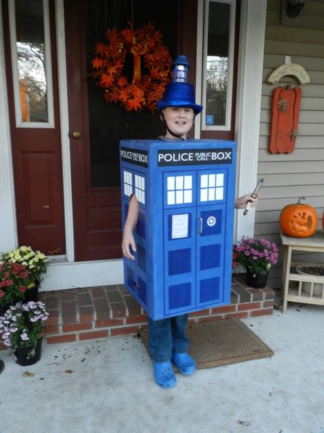 I'm sure that, years from now when I have my own kids, I'll get them so addicted to the show that one of them will one day dress up as a TARDIS. Yup. Doctor Who Halloween Costumes, Doctor Who Halloween, Diy Tardis, Diy Headstone, Drake Birthday, Tardis Costume, Work Morale, Dr Who Costume, Doctor Who Costumes