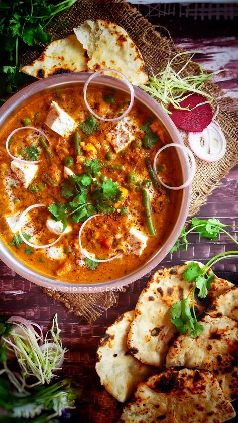 Vegan Paneer, Makhani Sauce, Indian Gravy Recipe, Indian Paneer Recipes, Mix Vegetable Recipe, Veg Recipe, Paneer Dishes, Tofu Recipes Vegan, Veg Restaurant