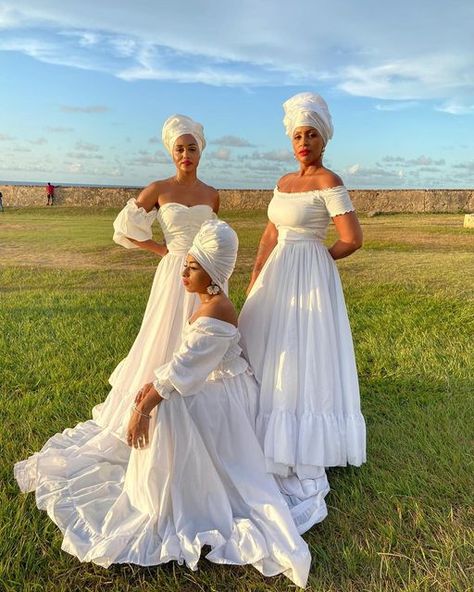 Haiti Culture Clothes, Traditional Trinidad Clothing, Jamaica Traditional Clothing, Brazilian Cultural Clothing, Traditional Caribbean Clothing, Haitian Photoshoot Ideas, Caribbean Traditional Dress, Zulu Ball Gowns New Orleans, Louisiana Creole Culture