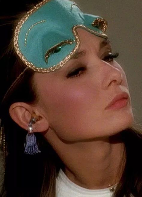 Holly Golightly Sleep Mask - Audrey Hepburn Tribute Breakfast At Tiffany's Costume, Holly Golightly, Audrey Hepburn Style, Hepburn Style, Breakfast At Tiffanys, Diy Mask, Vintage Hollywood, Tiffany Blue, Audrey Hepburn