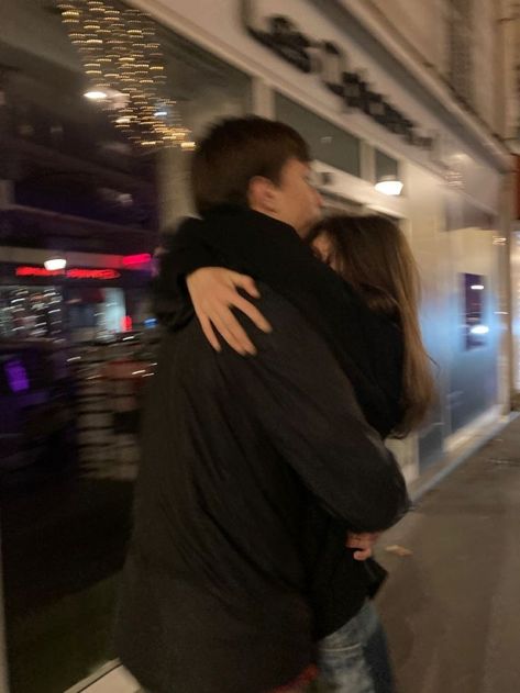 Boyfriend Hug, Tall Boyfriend Short Girlfriend, Taller Girlfriend, Protective Boyfriend, Short Girlfriend, Tall Boyfriend, People Hugging, Gamer Boyfriend, Cute Hug