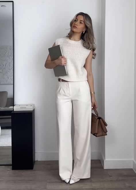 Old Money Corporate Outfit, Beige Tailored Pants Outfit, White Tailored Pants Outfit, Intern Fits, Smart Casual Outfit Women, Modest Chic Outfits, Tailored Pants Outfit, Epic Clothing, Black Skirt Outfits