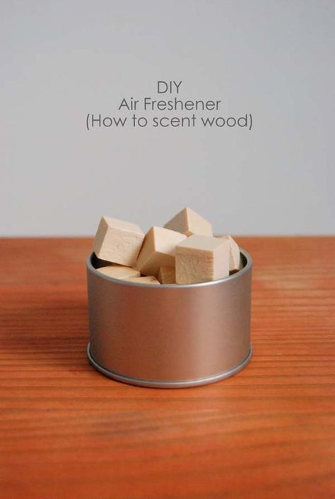 D.I.Y. WOOD BLOCK AIR FRESHENER... Making scented wood blocks is easy. Needed: -Wood blocks -Scented oil or perfume -Small paint brushes  By either painting or spraying it on, cover the wood blocks in the oil/perfume. After covering them, you can even put them in a closed container with extra oil. Shake it up to make sure they are coated. Let it sit in the oil overnight so that everything is absorbed. Then you’re done! Refresh your wood blocks over time by simply adding more oil to them. Recycler Diy, Natural Air Freshener, Diy Air Freshener, Pot Pourri, Healthy Advice, Smell Amazing, Natural Diy, Home Scents, House Smells