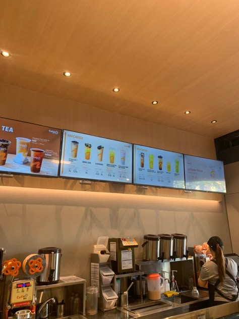 Boba Barista Aesthetic, Boba Tea Shop Interior Design Korean, Boba Store Interior, Boba Cafe Aesthetic Interior, Boba Store Aesthetic, Boba Cafe Aesthetic, Boba Shop Exterior, Boba Cafe Interior, Bubble Tea Shop Aesthetic