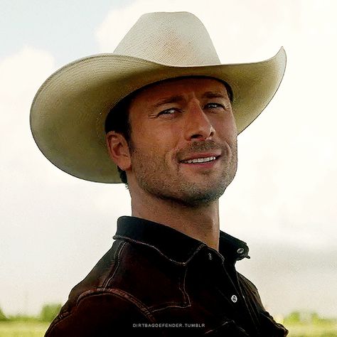 dirtbagdefender Glen Powell Twisters Cowboy Hat, Tyler Owens Aesthetic, Tyler Owens Twisters Wallpaper, Glen Powell Aesthetic, Glenn Powell Twisters, Twisters Glen Powell, Tyler Owens Twisters, Glen Powell Twisters, Twisters Aesthetic