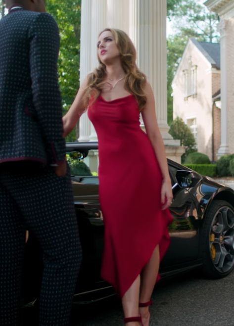 Fallon Carrington wearing the Annex Halter Dress by Juan Carlos Obando - Dynasty "Spit It Out" Season 1, Episode 2 Carrington Dynasty, Dynasty Outfits, Fallon Carrington, Dynasty Clothing, Liz Gillies, Tv Show Outfits, Elizabeth Gillies, Jolie Photo, Outfits Casuales