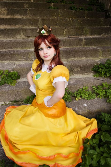 Princess Daisy Cosplay, Princess Daisy Costume, Daisy Cosplay, Mario Costumes, Nintendo Cosplay, Daisy Costume, Mario Cosplay, Mario Costume, Awesome Costumes